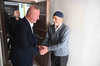 Başkan Karabatı’dan Dünya Yaşlılar Günü’nde anlamlı ziyaret
