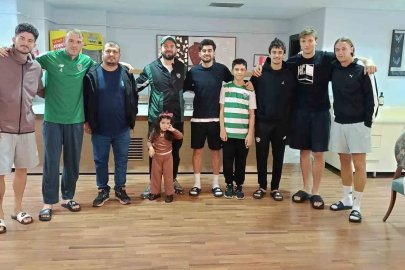 Karacabeyli taraftardan Bursaspor’a karpuz sürprizi
