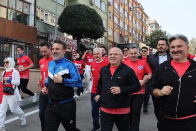 BURSA CUMHURİYET İÇİN KOŞTU